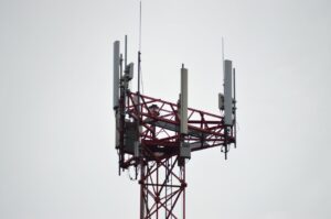 Falência da Oi: serviços de telecom seguem ativos sob supervisão da Anatel.