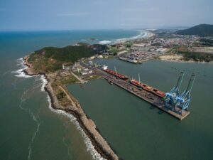 Tarifaço: o que é e por que Trump aplicou tarifa global de 10% (e falou em 15%)