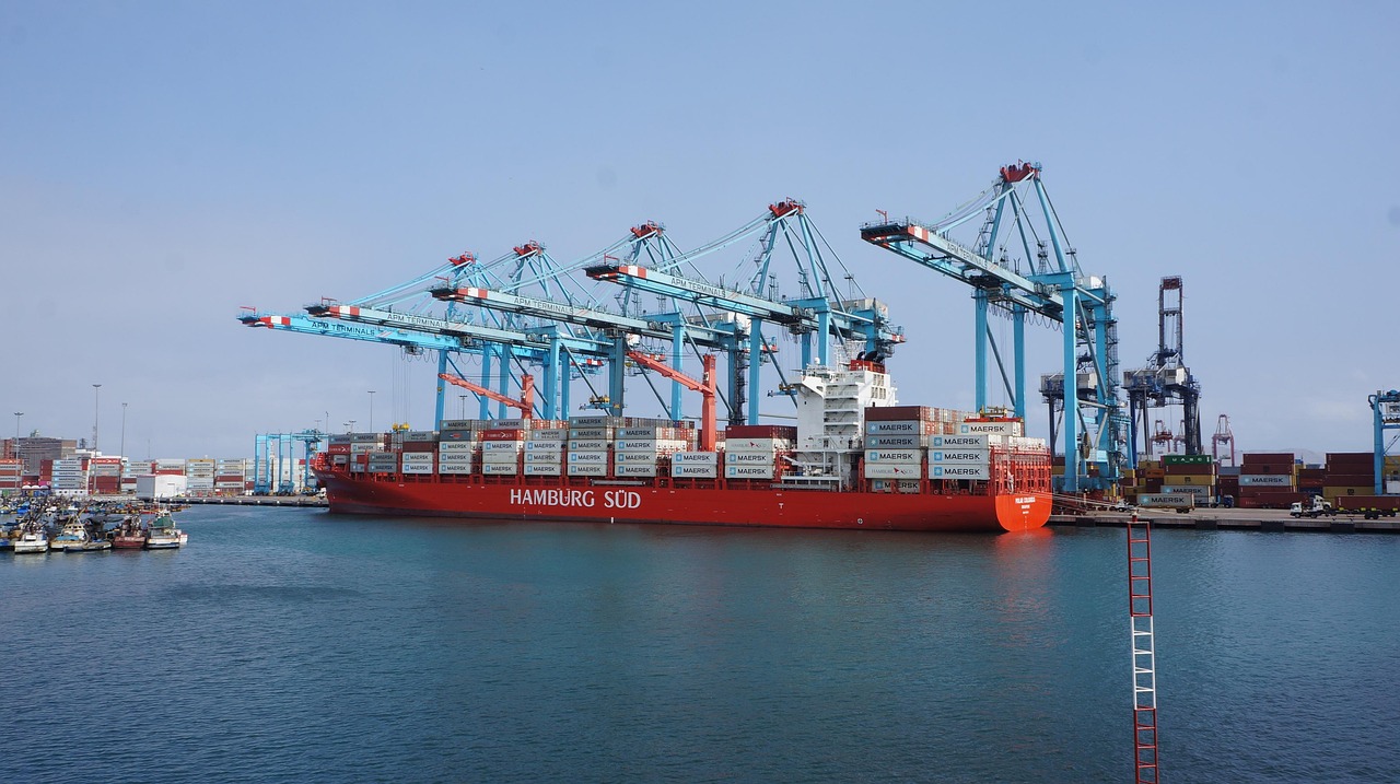 Ilustração sobre o acordo União Europeia-Mercosul e seu impacto no comércio exterior entre os blocos