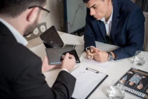 Fee based: o que é, como funciona e o modelo de atendimento da Ável
